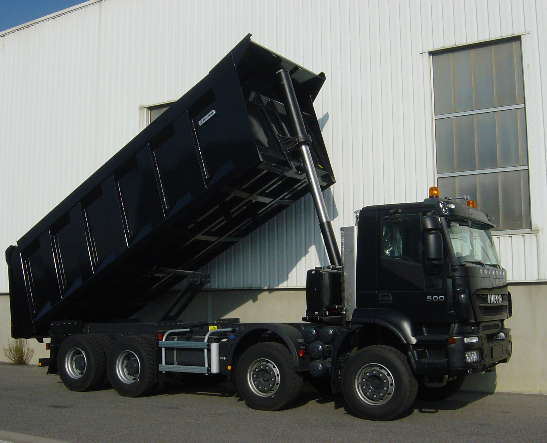 "Entrepreneur" sur 32 Tonnes, vrin frontal, Porte Standard